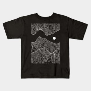 Wave hills under the stars Kids T-Shirt